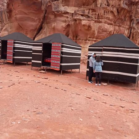 Moon City Camp Bed and Breakfast Wadi Rum Esterno foto