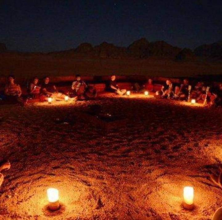 Moon City Camp Bed and Breakfast Wadi Rum Esterno foto