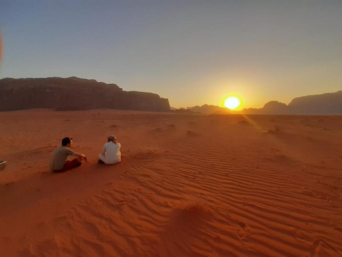 Moon City Camp Bed and Breakfast Wadi Rum Esterno foto