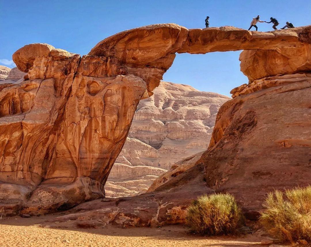 Moon City Camp Bed and Breakfast Wadi Rum Esterno foto