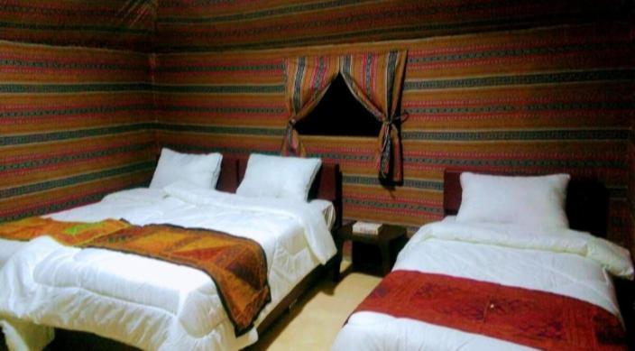 Moon City Camp Bed and Breakfast Wadi Rum Esterno foto