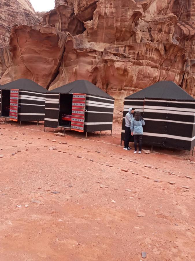 Moon City Camp Bed and Breakfast Wadi Rum Esterno foto