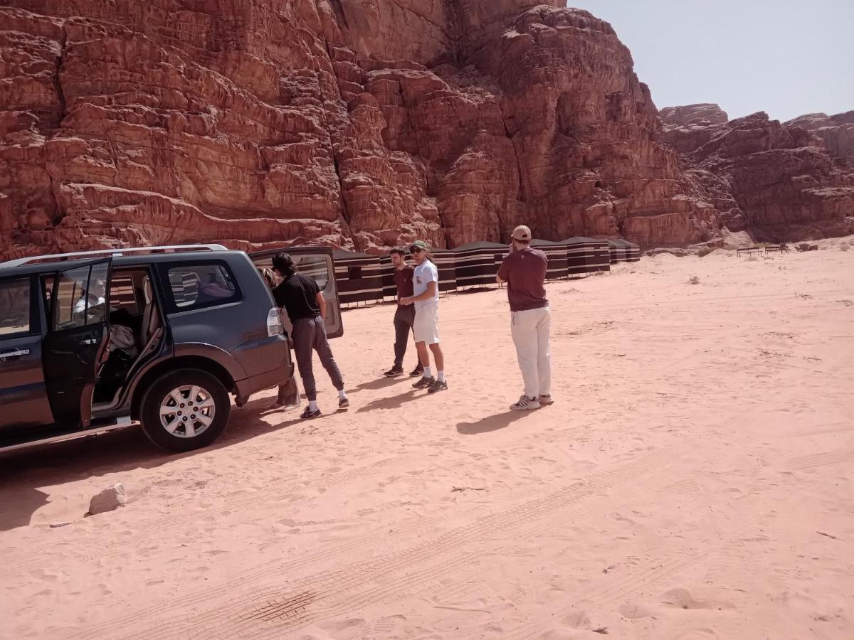 Moon City Camp Bed and Breakfast Wadi Rum Esterno foto