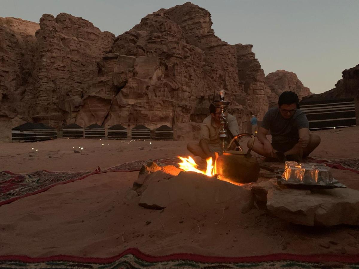 Moon City Camp Bed and Breakfast Wadi Rum Esterno foto