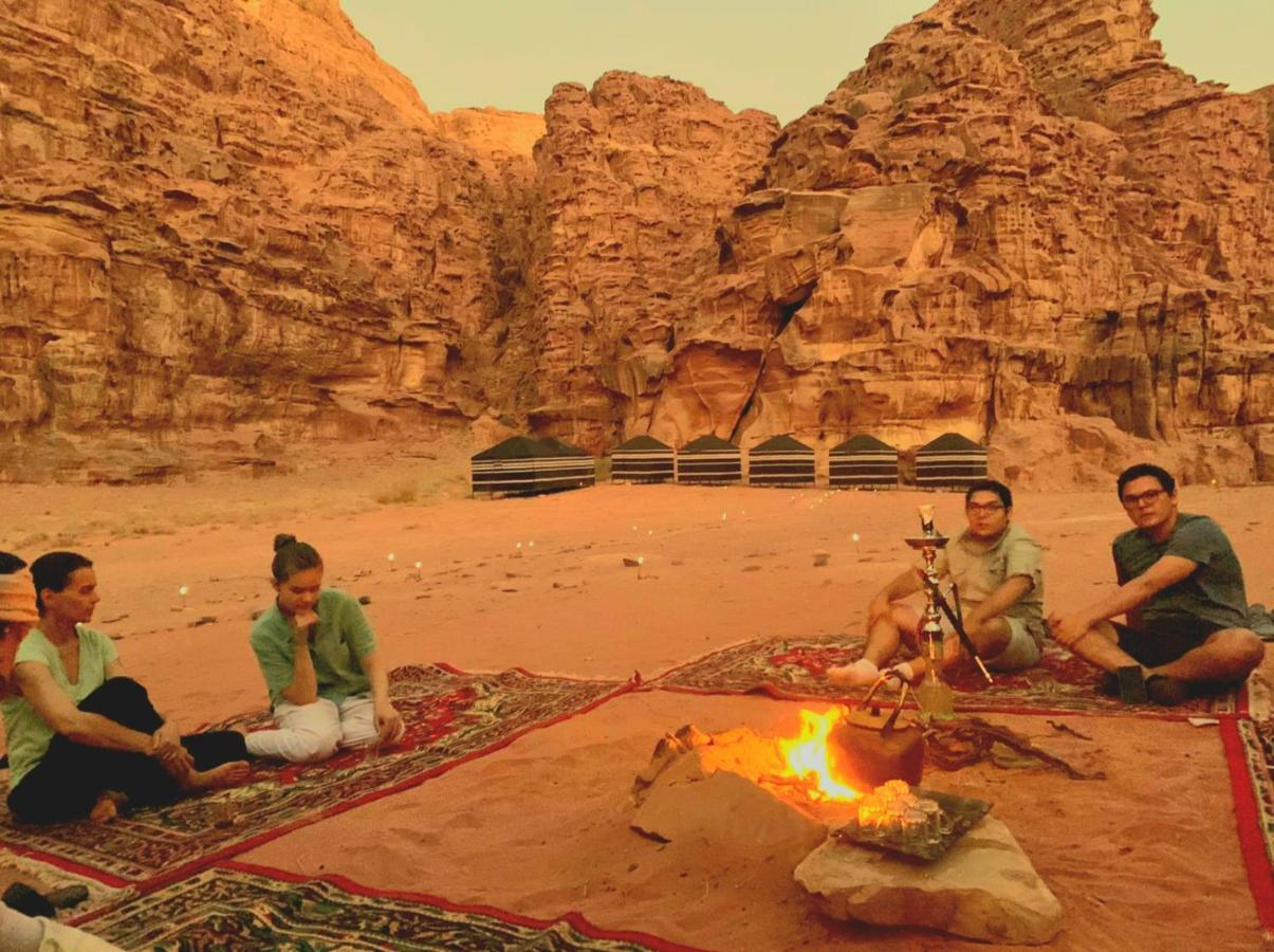 Moon City Camp Bed and Breakfast Wadi Rum Esterno foto