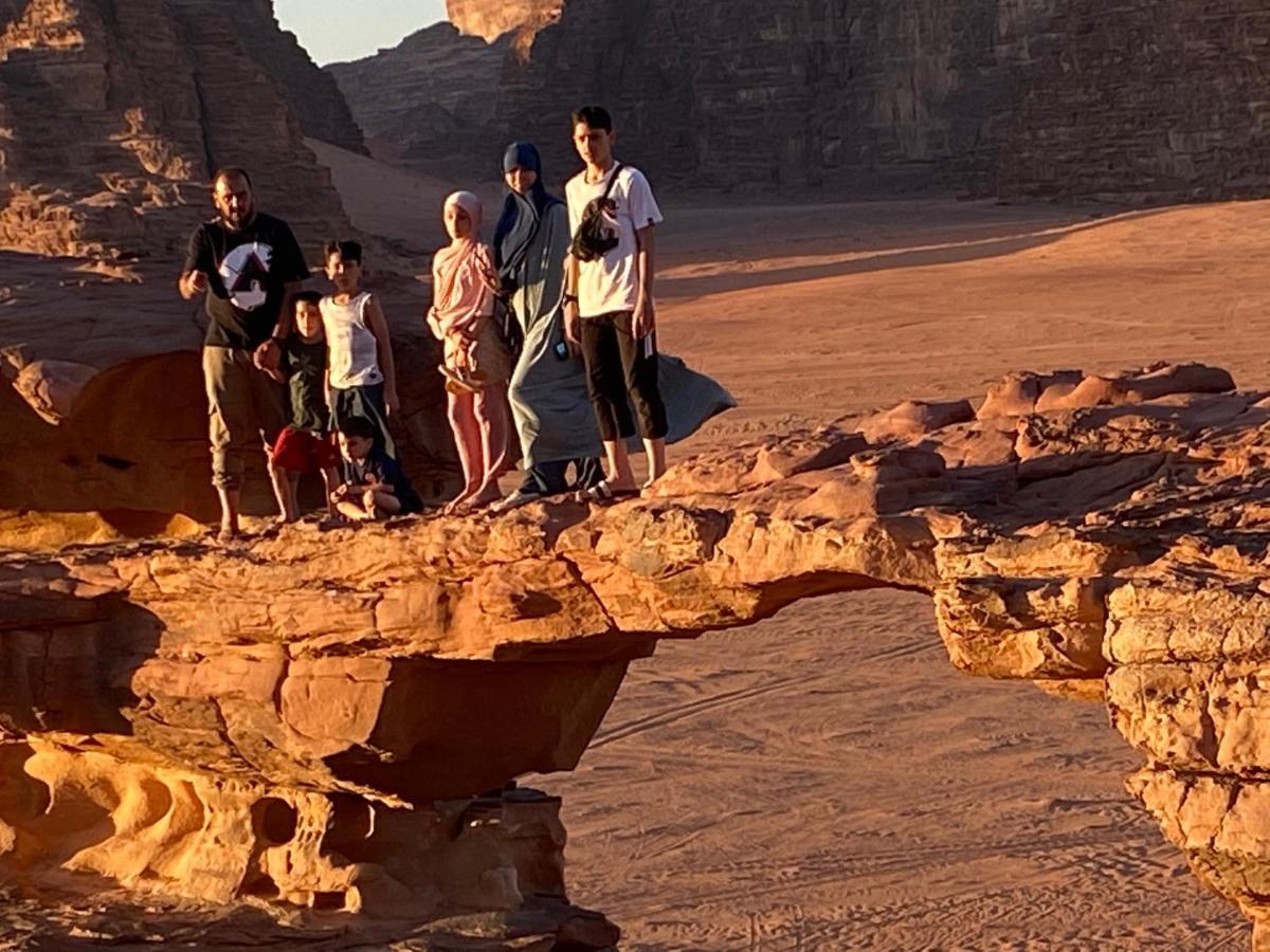 Moon City Camp Bed and Breakfast Wadi Rum Esterno foto