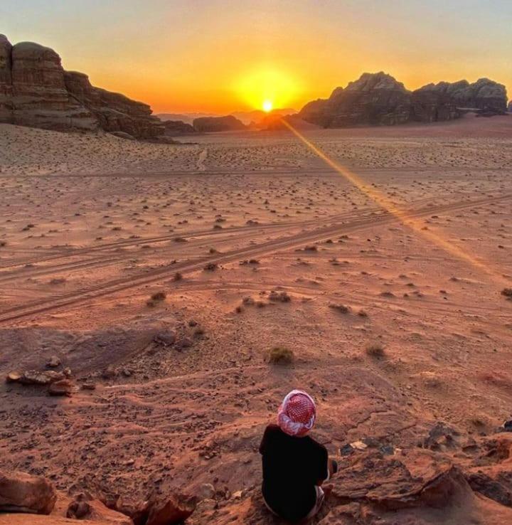 Moon City Camp Bed and Breakfast Wadi Rum Esterno foto