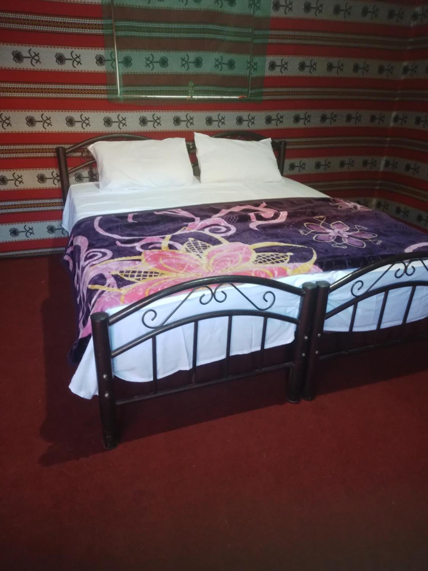 Moon City Camp Bed and Breakfast Wadi Rum Esterno foto