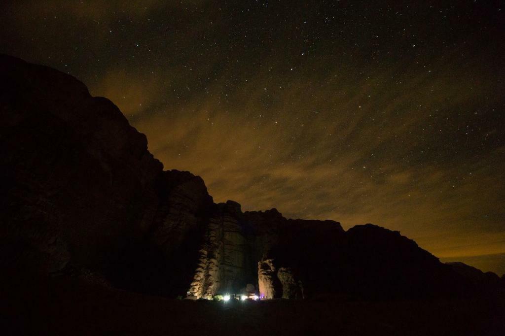 Moon City Camp Bed and Breakfast Wadi Rum Esterno foto