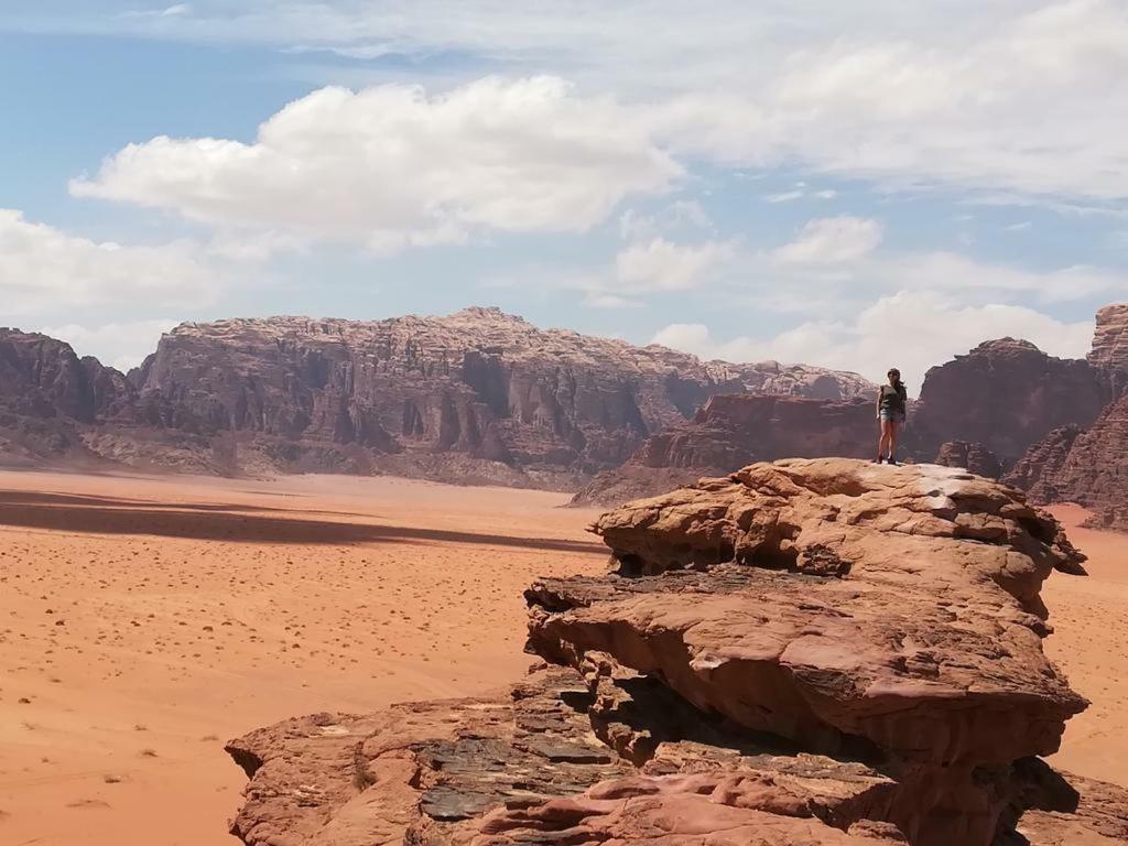 Moon City Camp Bed and Breakfast Wadi Rum Esterno foto