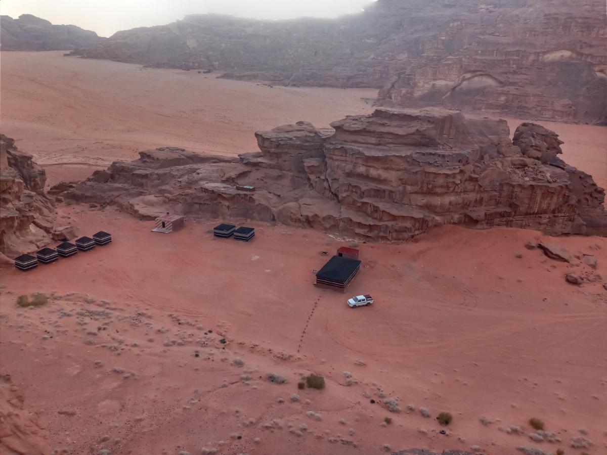 Moon City Camp Bed and Breakfast Wadi Rum Esterno foto